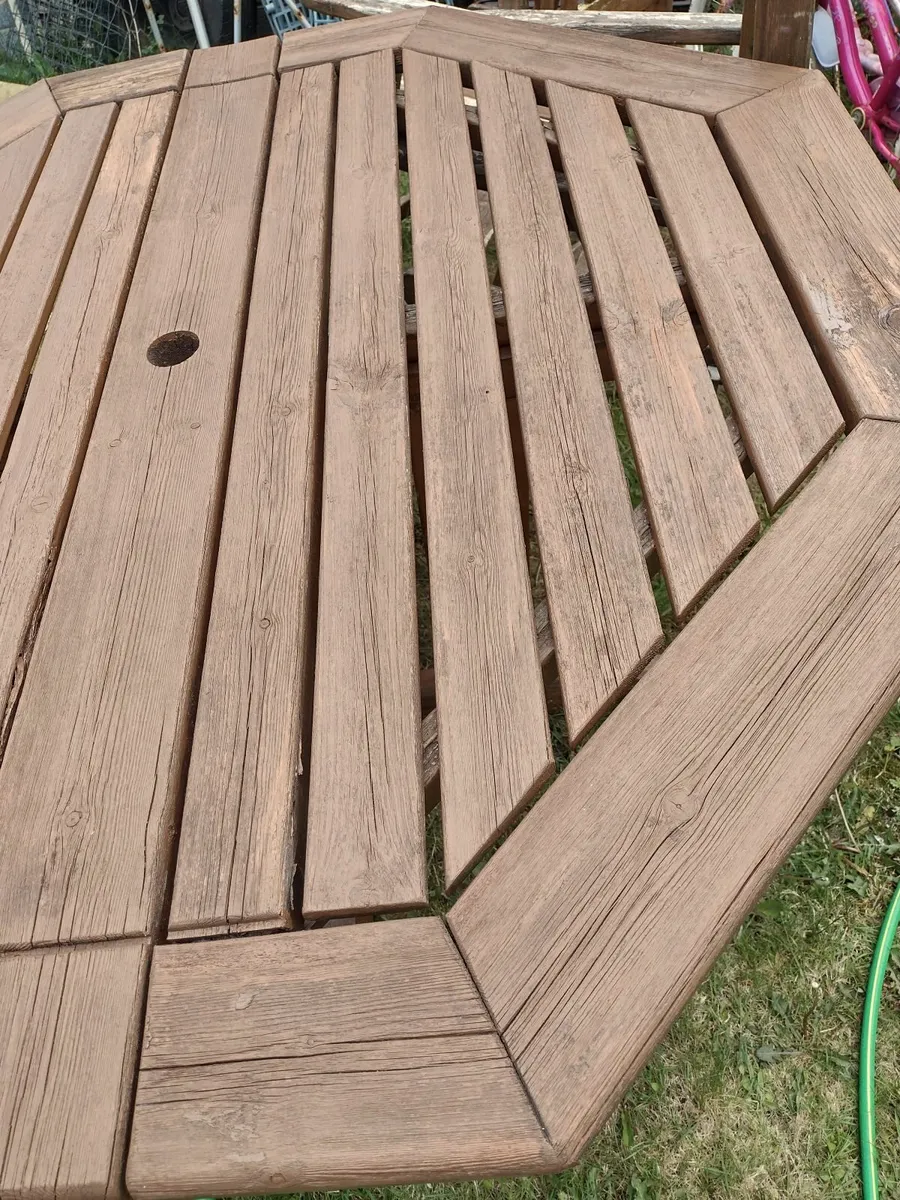 Large heavy teak garden table - Image 2