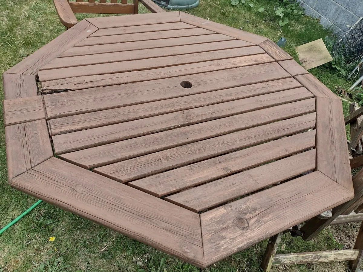 Large heavy teak garden table - Image 1