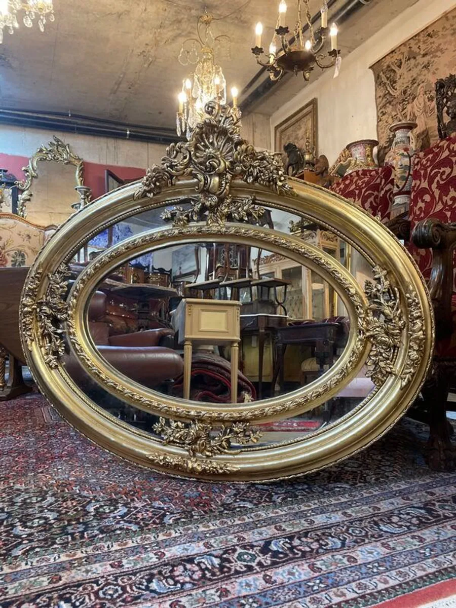 Beautiful Large Oval Gilt-Wood Section Mirror - Image 1
