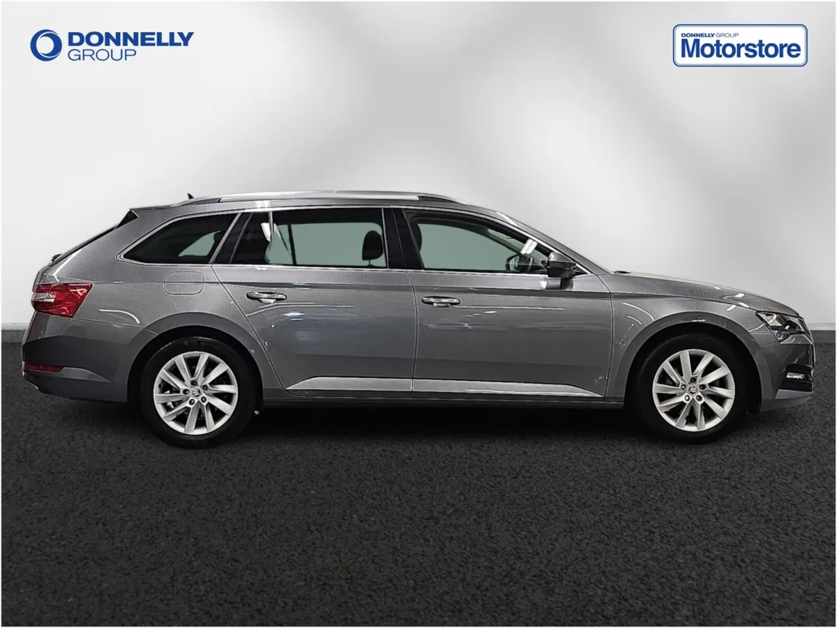 Skoda SUPERB Diesel Estate SE Technology - Image 3