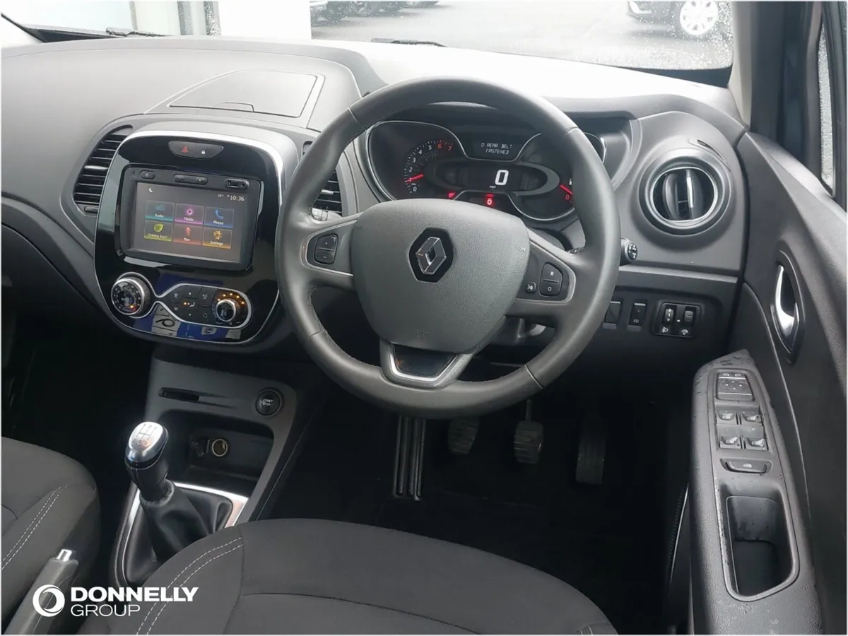 Renault Captur Hatchback Iconic - Image 4