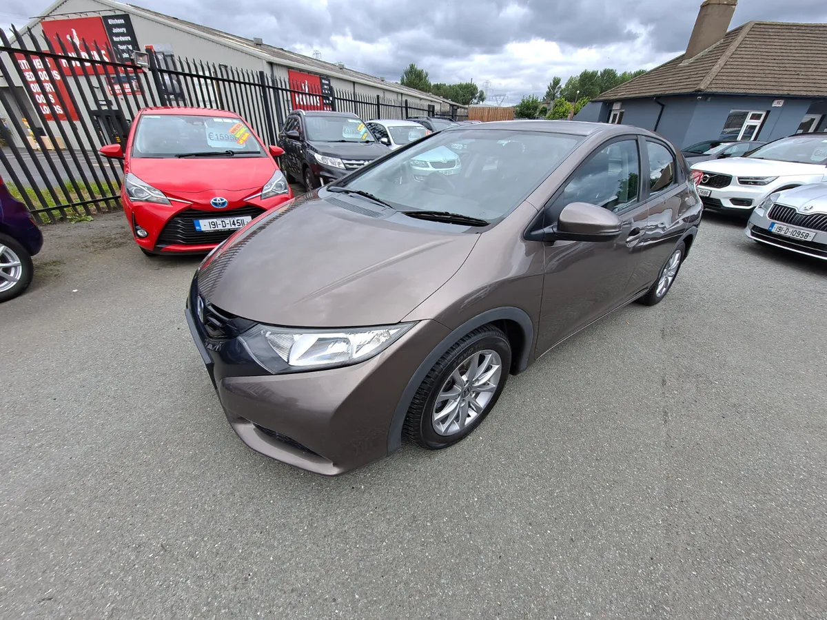 HONDA CIVIC 1.4 I VTEC SE 4DR (VERY LOW KMS) - Image 4