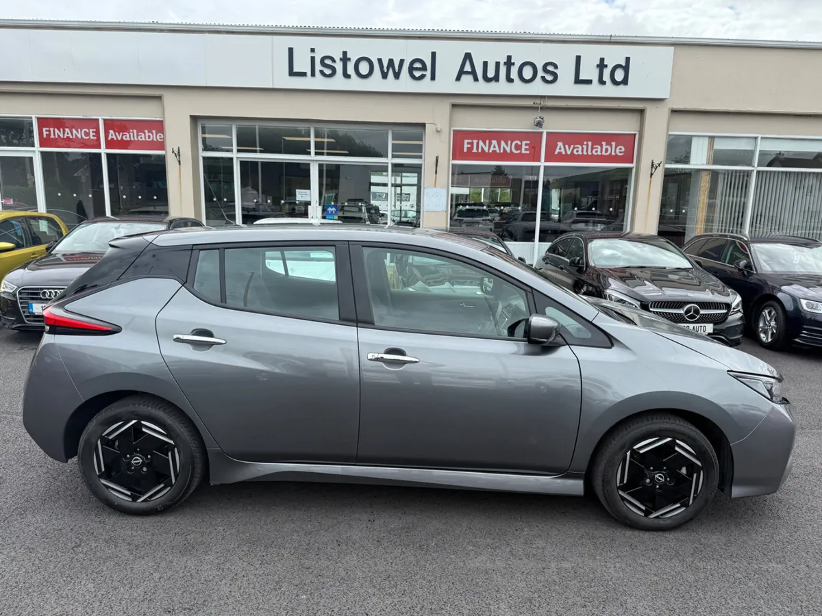 232 NISSAN LEAF ACENTA 40kWh * REVERSE CAM * - Image 1