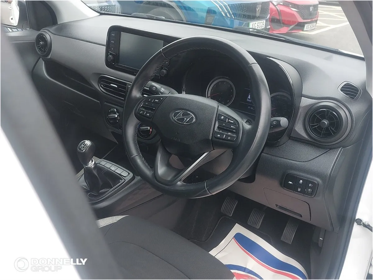 Hyundai i10 Hatchback SE Connect - Image 4