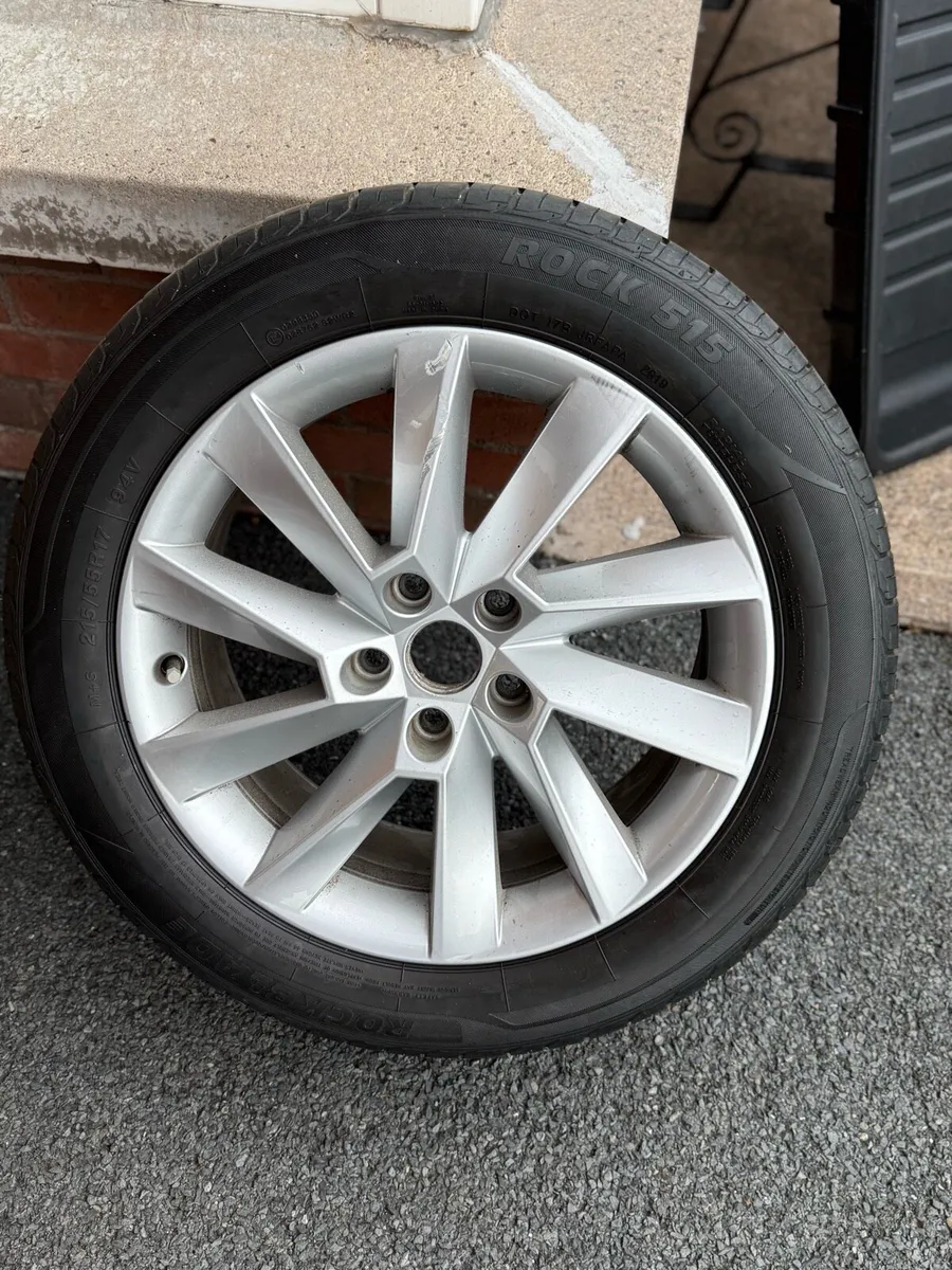A single alloy with tyre - Image 1
