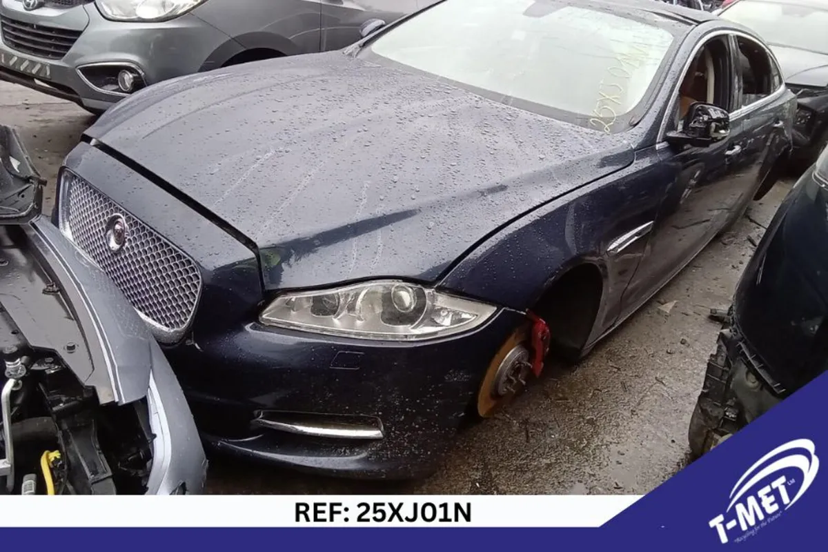 2010 JAGUAR XJ BREAKING FOR PARTS - Image 2