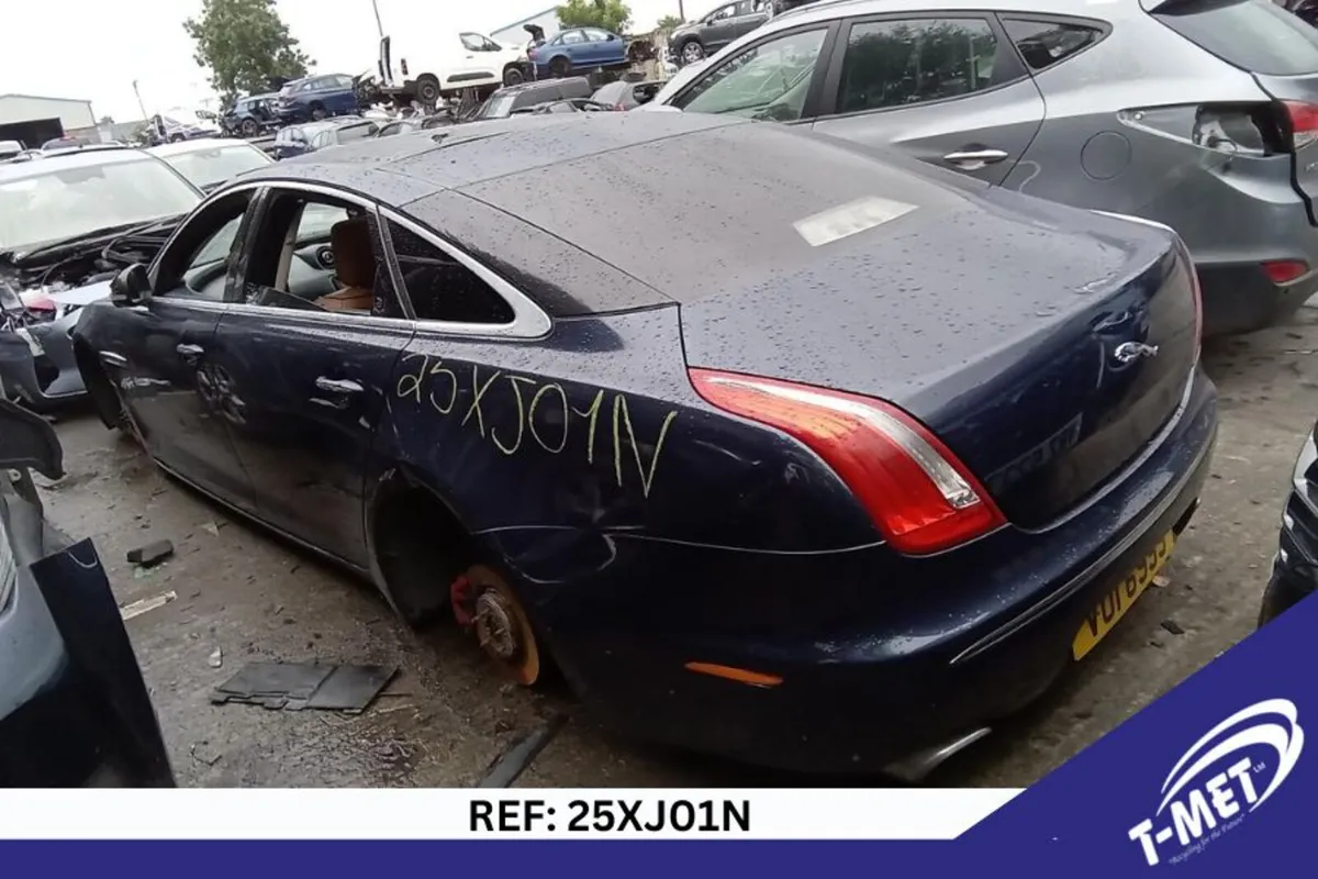 2010 JAGUAR XJ BREAKING FOR PARTS - Image 3