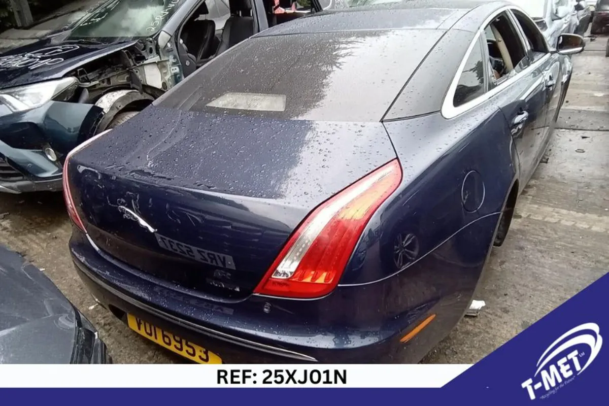 2010 JAGUAR XJ BREAKING FOR PARTS - Image 4