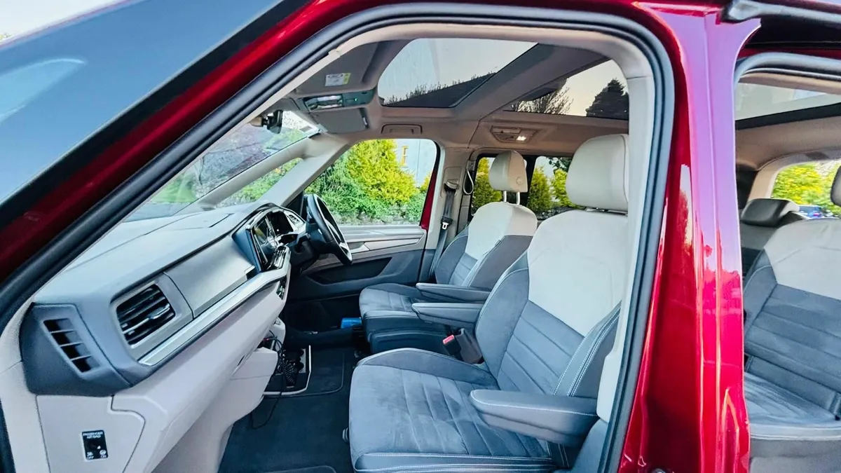 Volkswagen Multivan 2022 - Image 2
