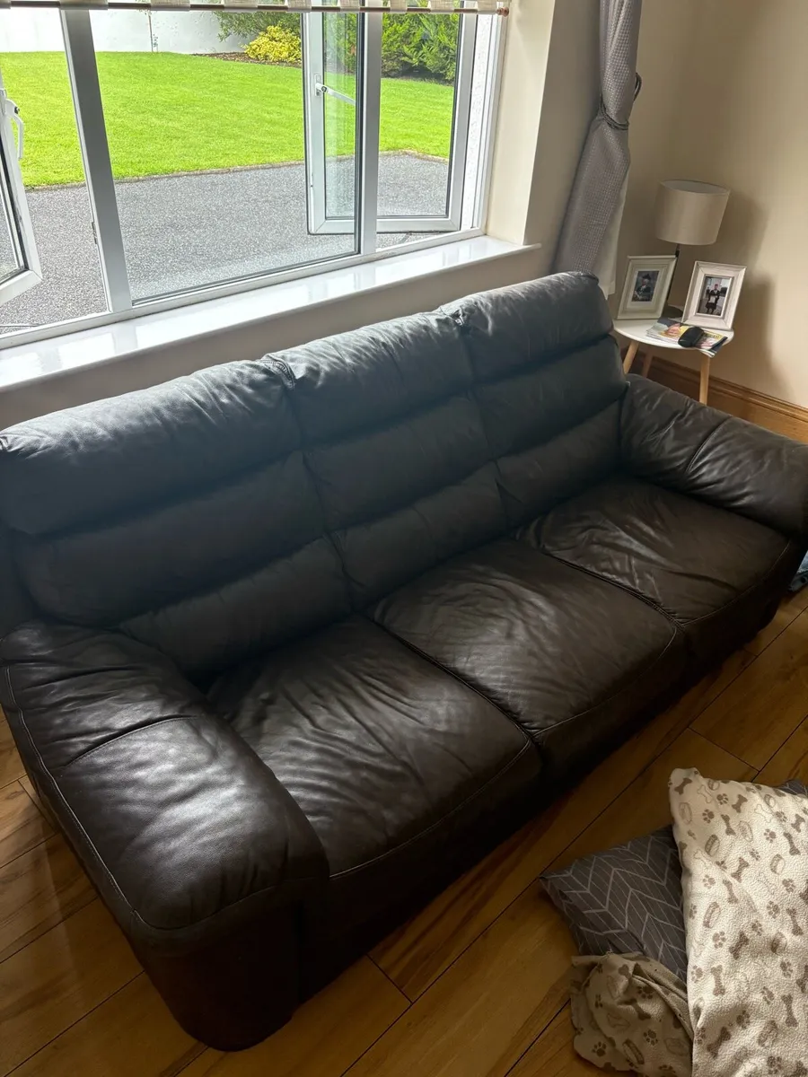 Couch/Sofa - Image 1