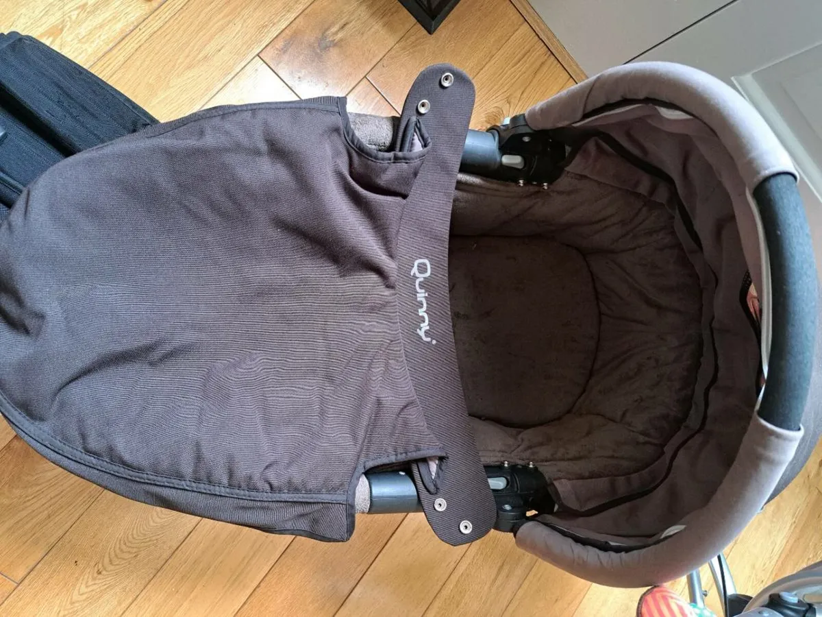 Quinny 3 in 1 baby travel system - Image 3