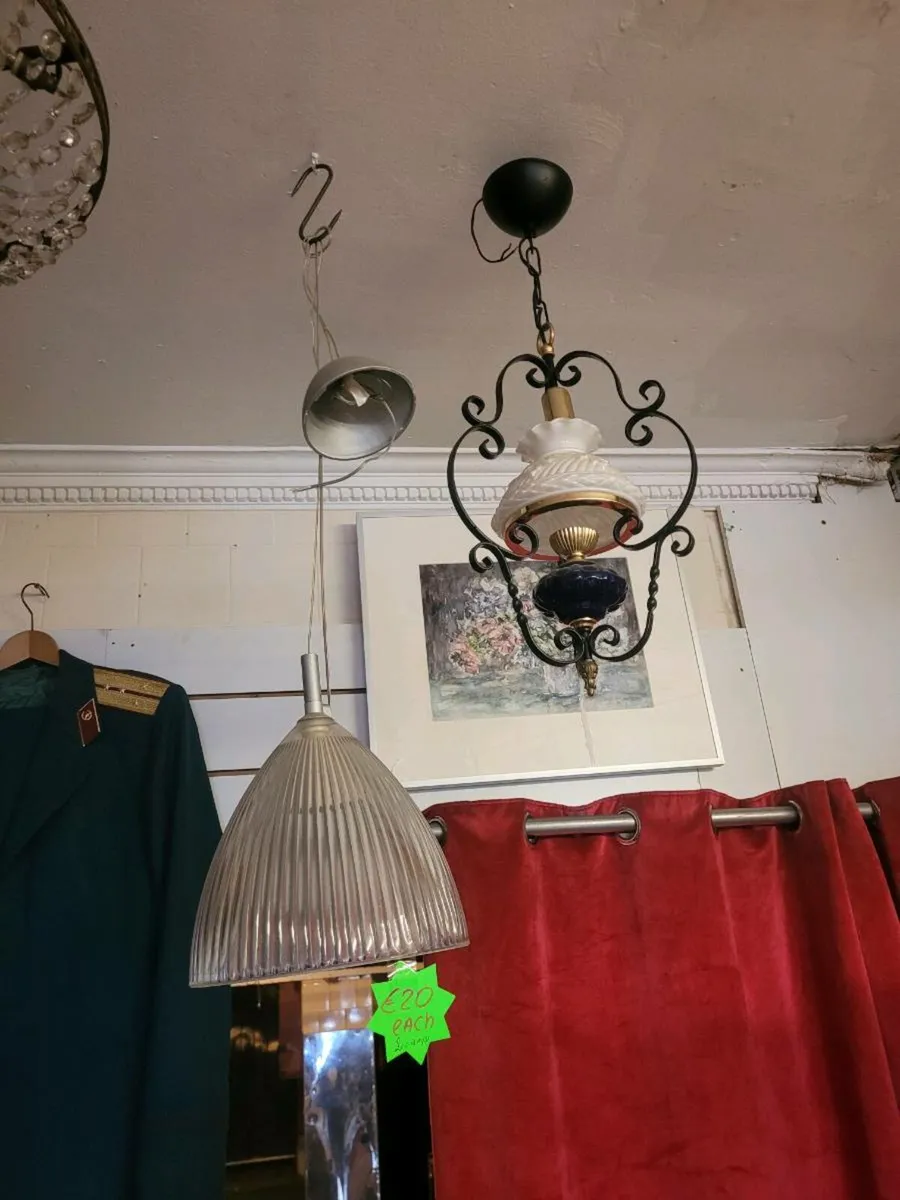 3 chandaliers 30 eu.each - Image 1