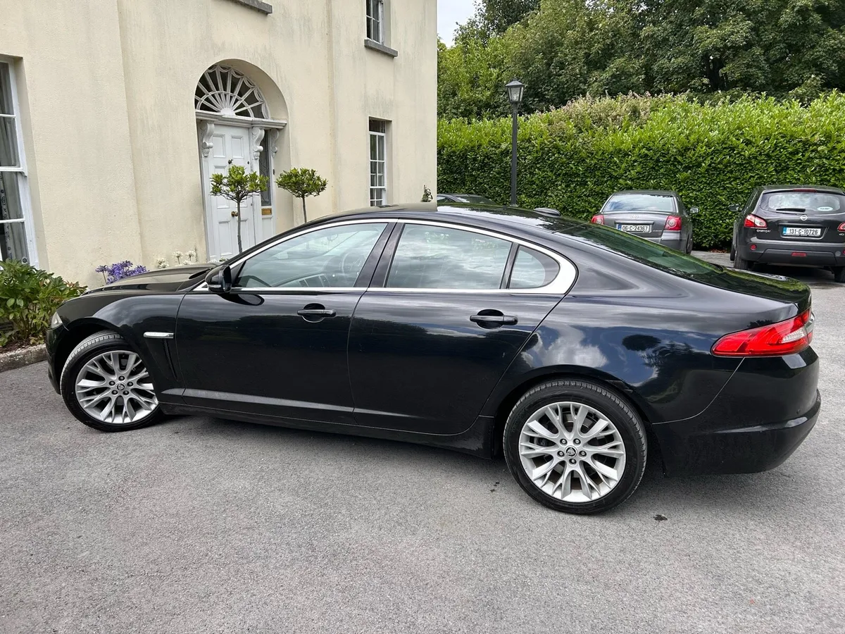 Jaguar XF 2.2D Luxury - Image 4