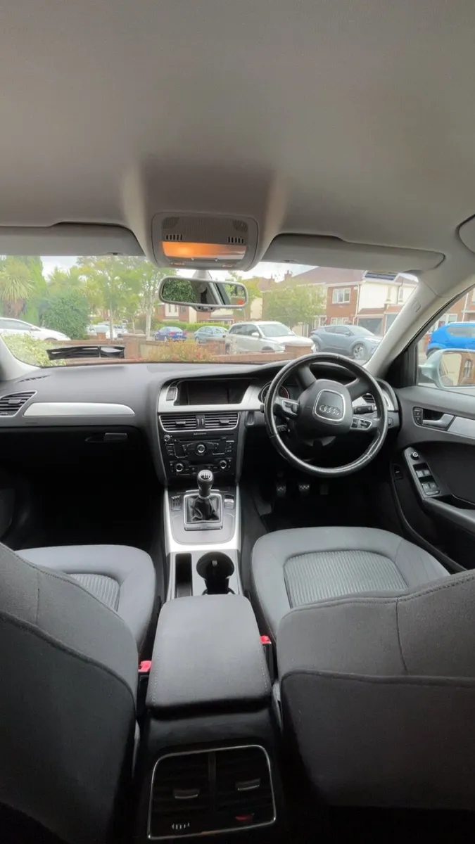 Audi A4 2009 - Image 2