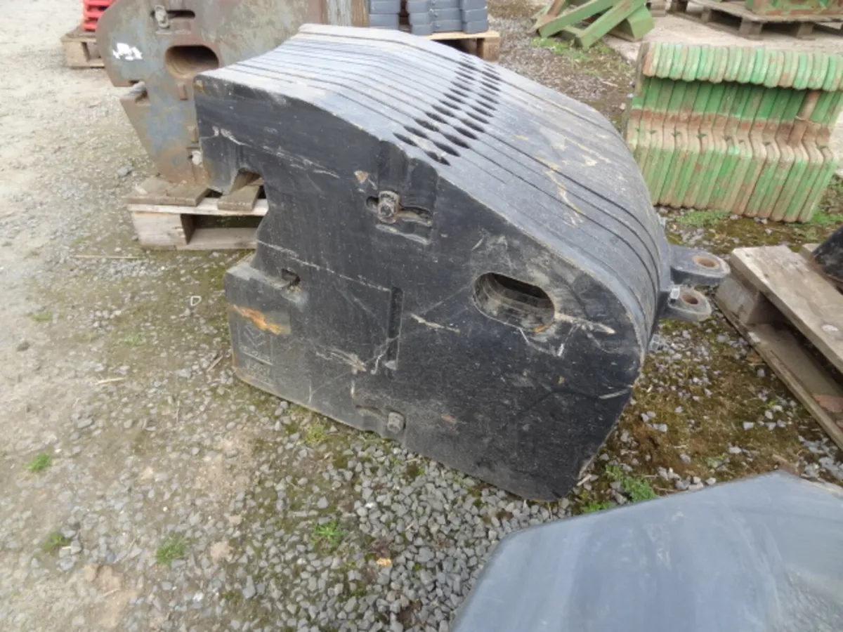 New Holland Tractor Fan Weights 100kg slices - Image 2