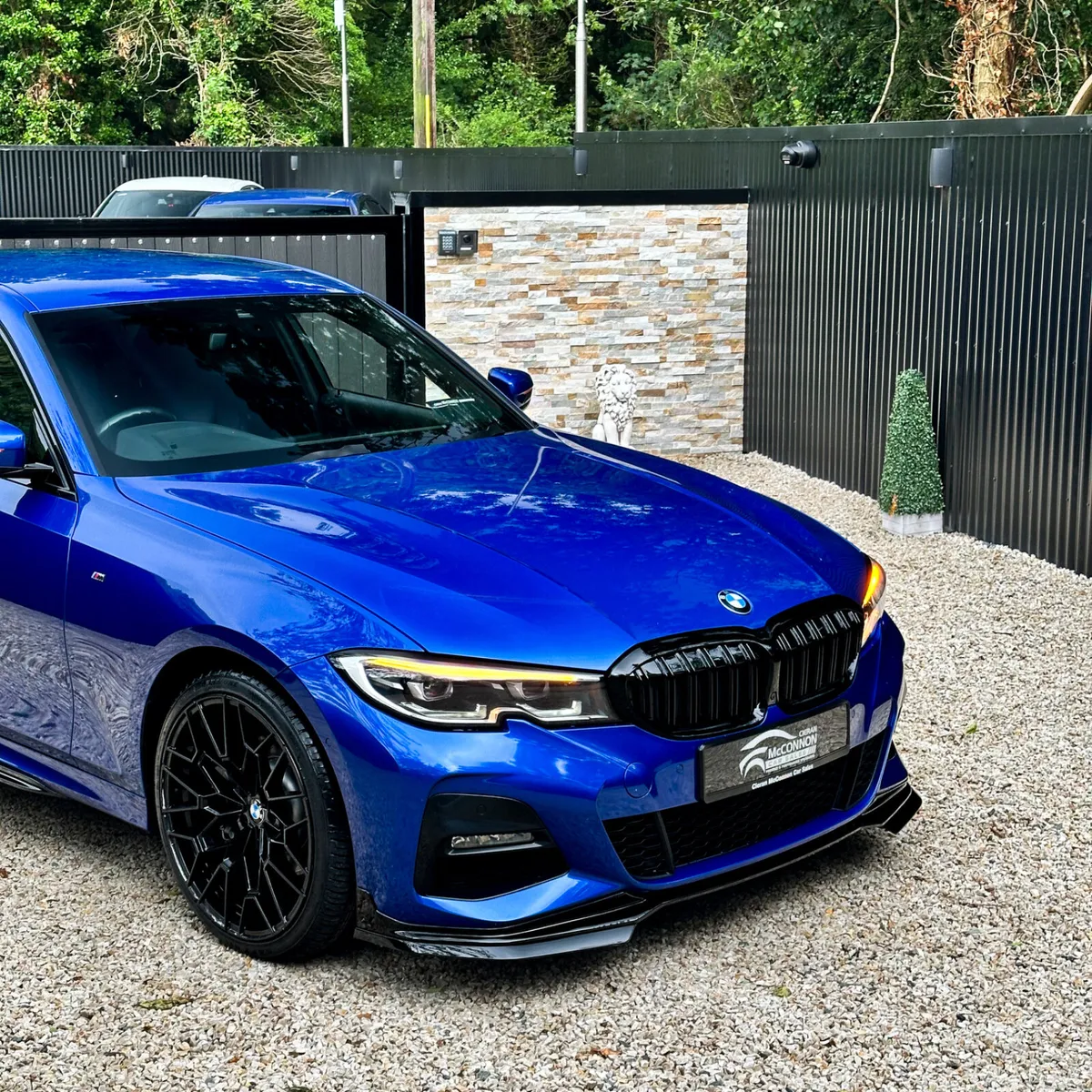 2021 (211)  BMW 330e M-SPORT  290BHP - Image 2