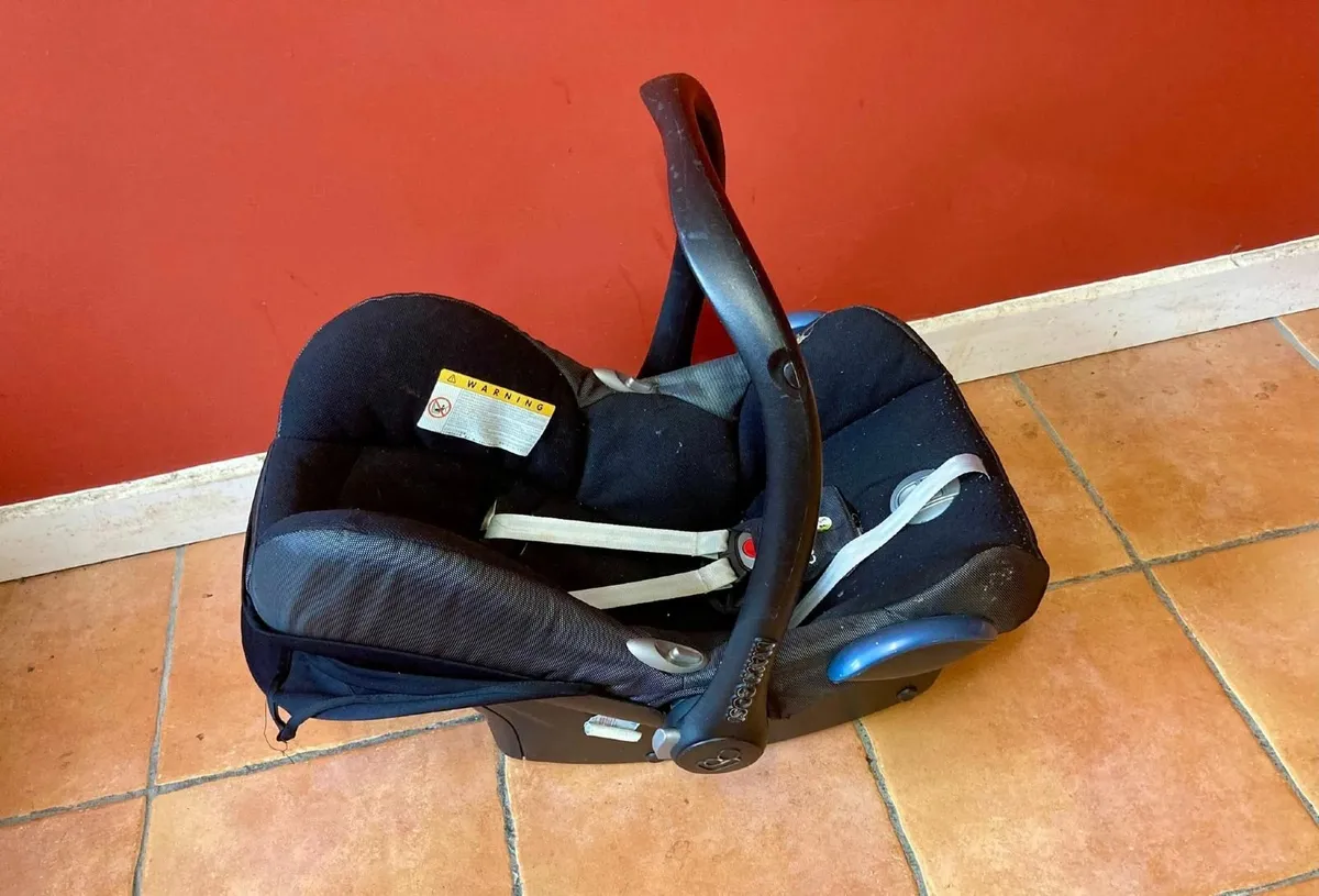 Maxi-Cosi Infant Car Seat – Excellent Condition - Image 3