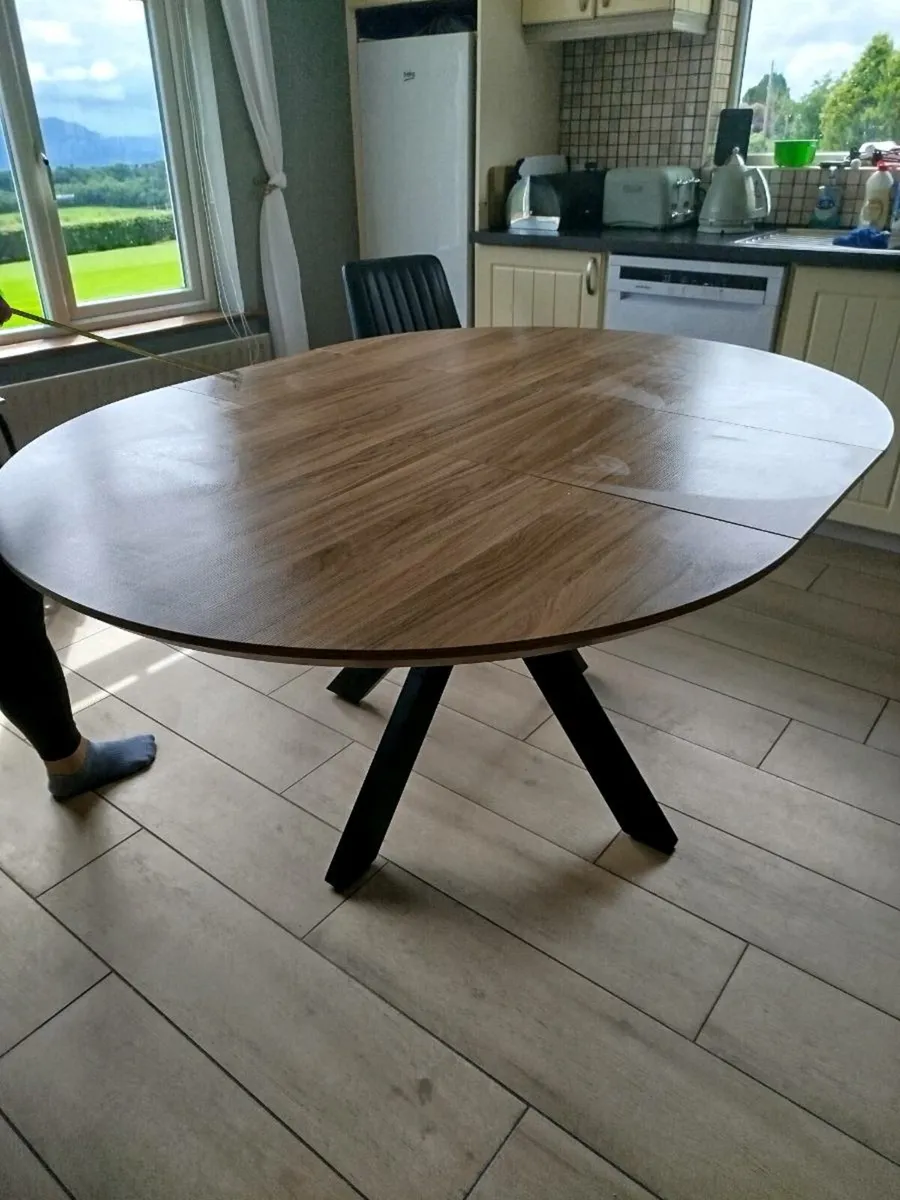 Dining table - Image 4