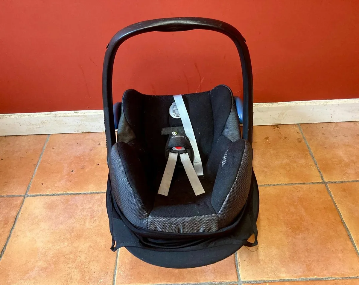 Maxi-Cosi Infant Car Seat – Excellent Condition - Image 4