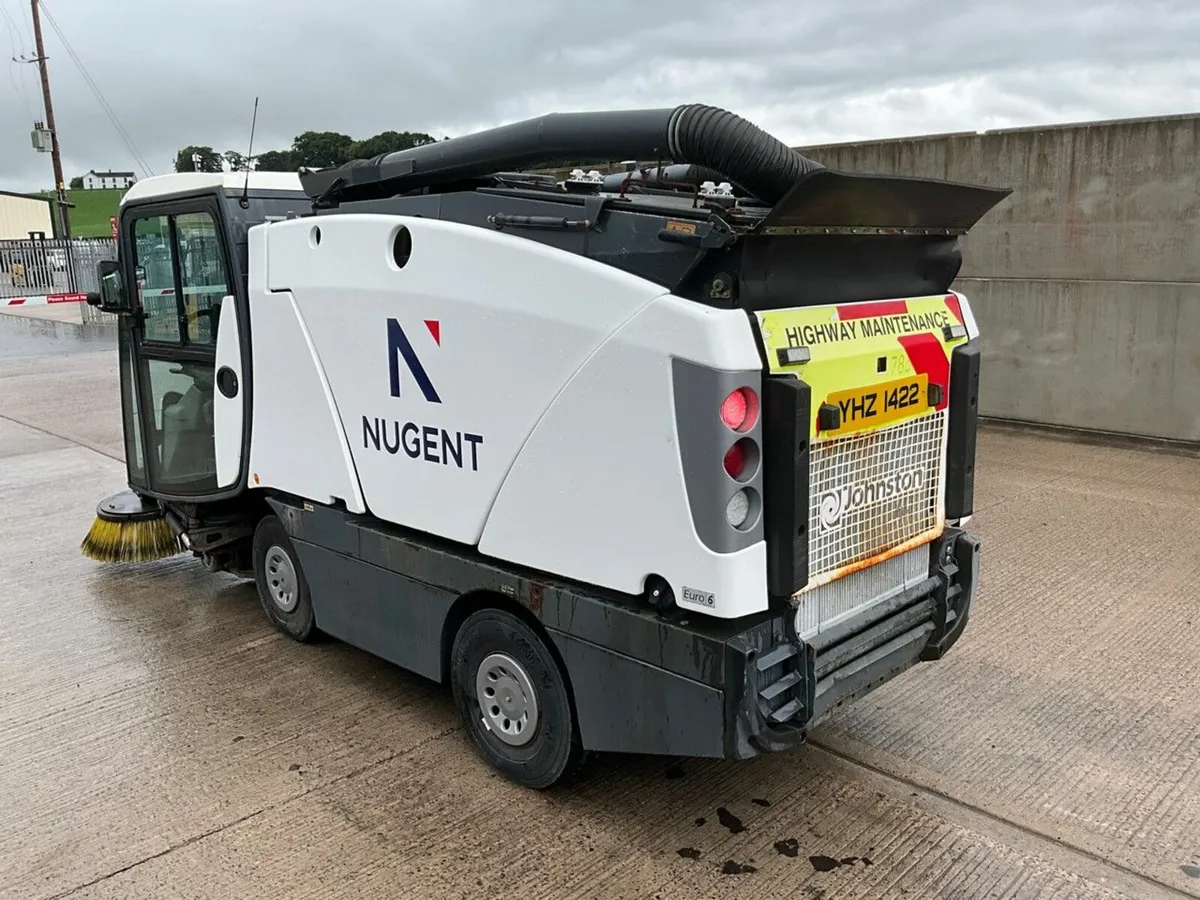 JOHNSTON 4 TON DIESEL ROAD SWEEPER - Image 4