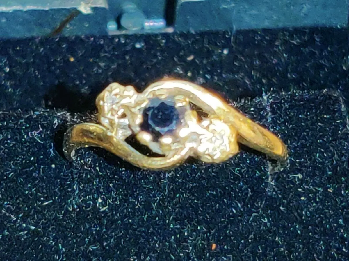 SAPPHIRE & Diamonds, 9CT Gold Vintage Dress Ring ! - Image 2