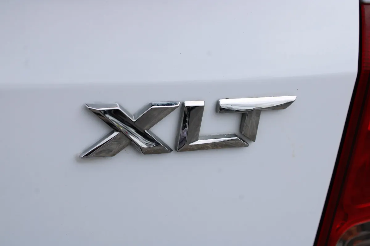 Ford Ranger 2.0 XLT ECOBLUE 4X4*Crew Cab + Canopy* - Image 4
