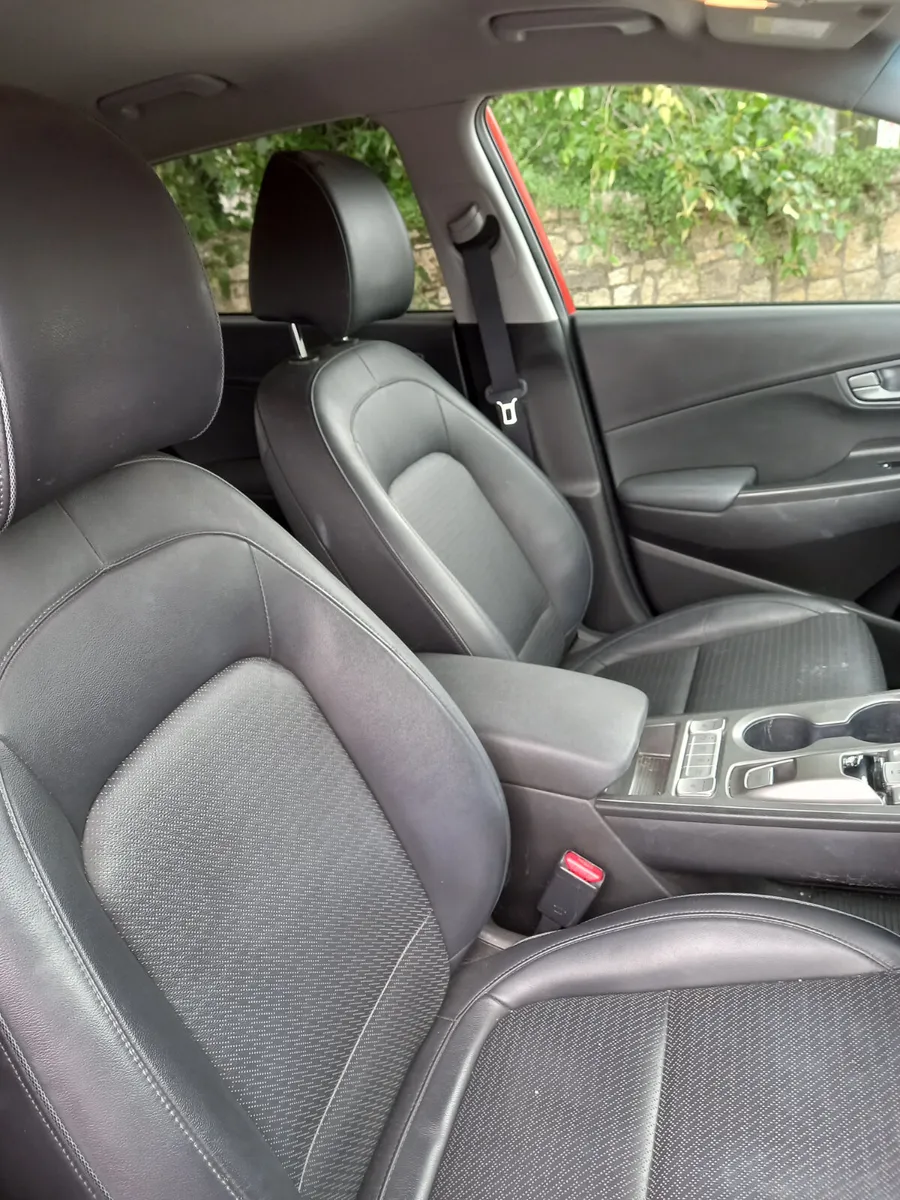 2019 Hyundai KONA Electric - Image 3