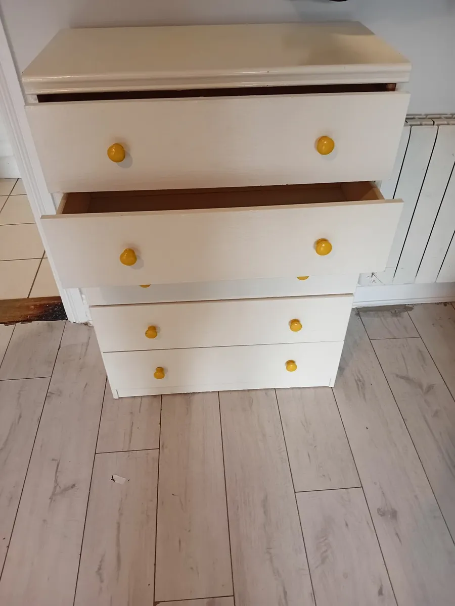 Chest of drawers - Image 1