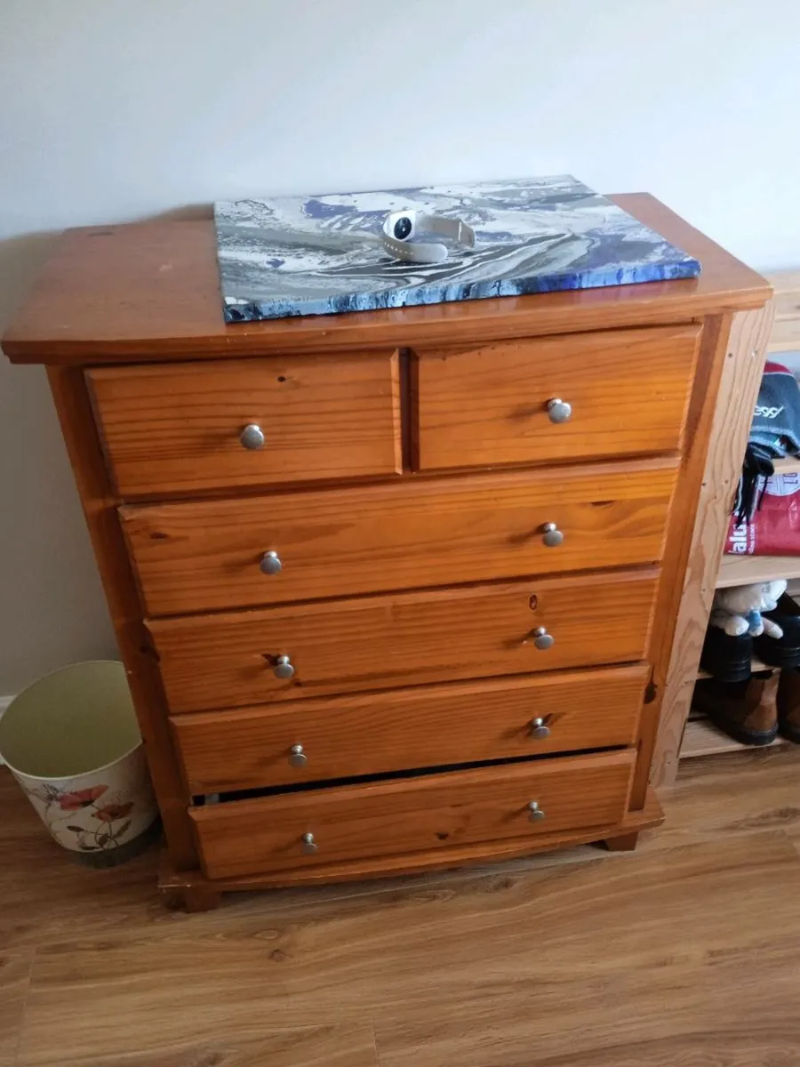 2 wardrobes +1 dressing table - Image 2