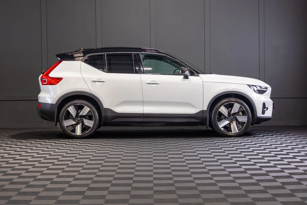 222 Volvo XC40 Recharge Ultimate - Image 2