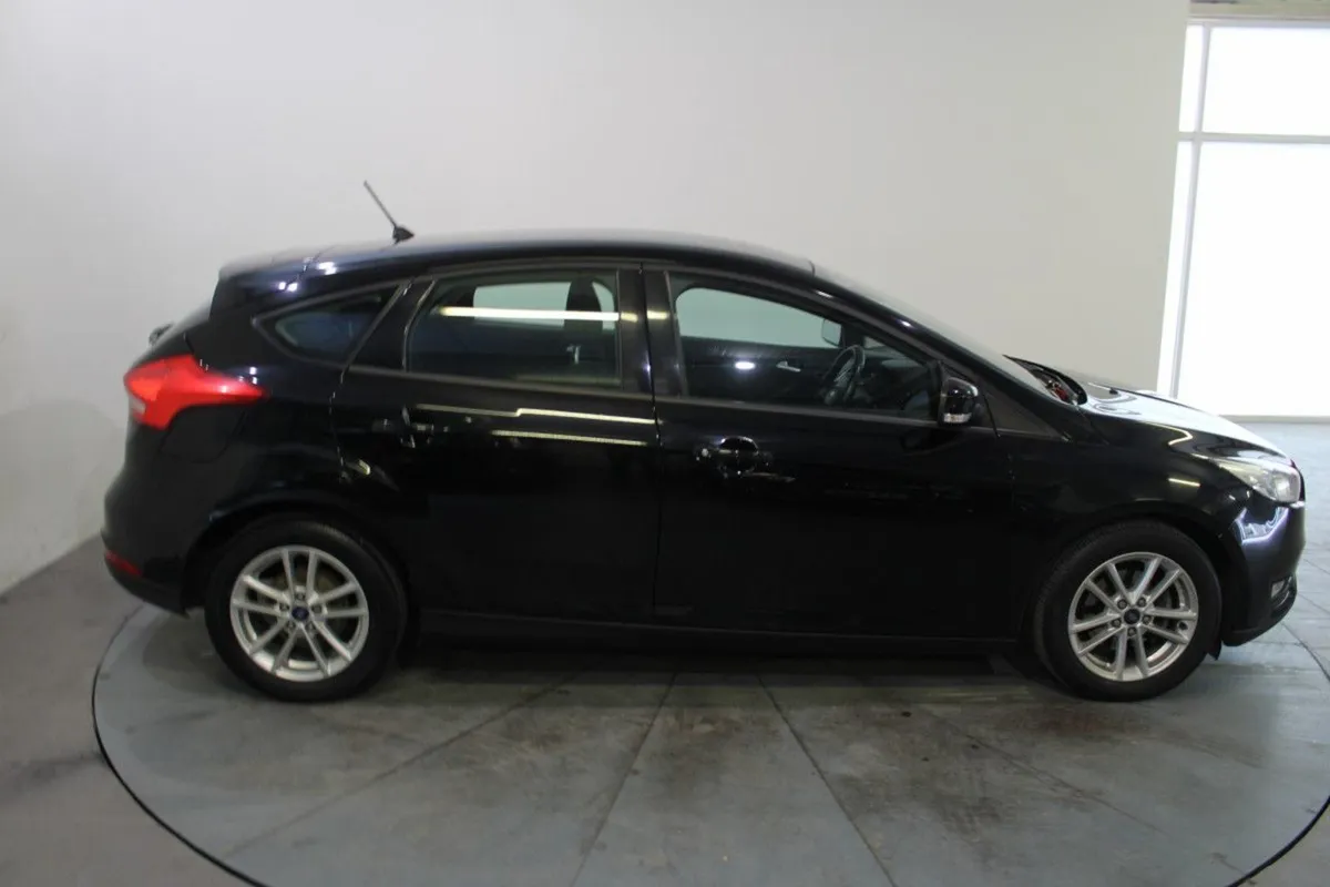 Ford Focus 1.5 Tdci 95ps Style - Image 3