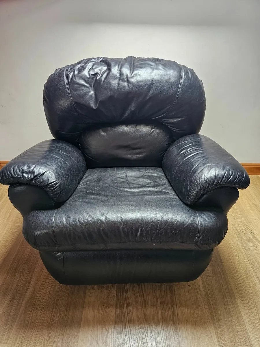 Recliner Chair - Image 1