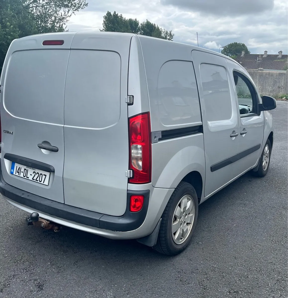 Van - Image 2