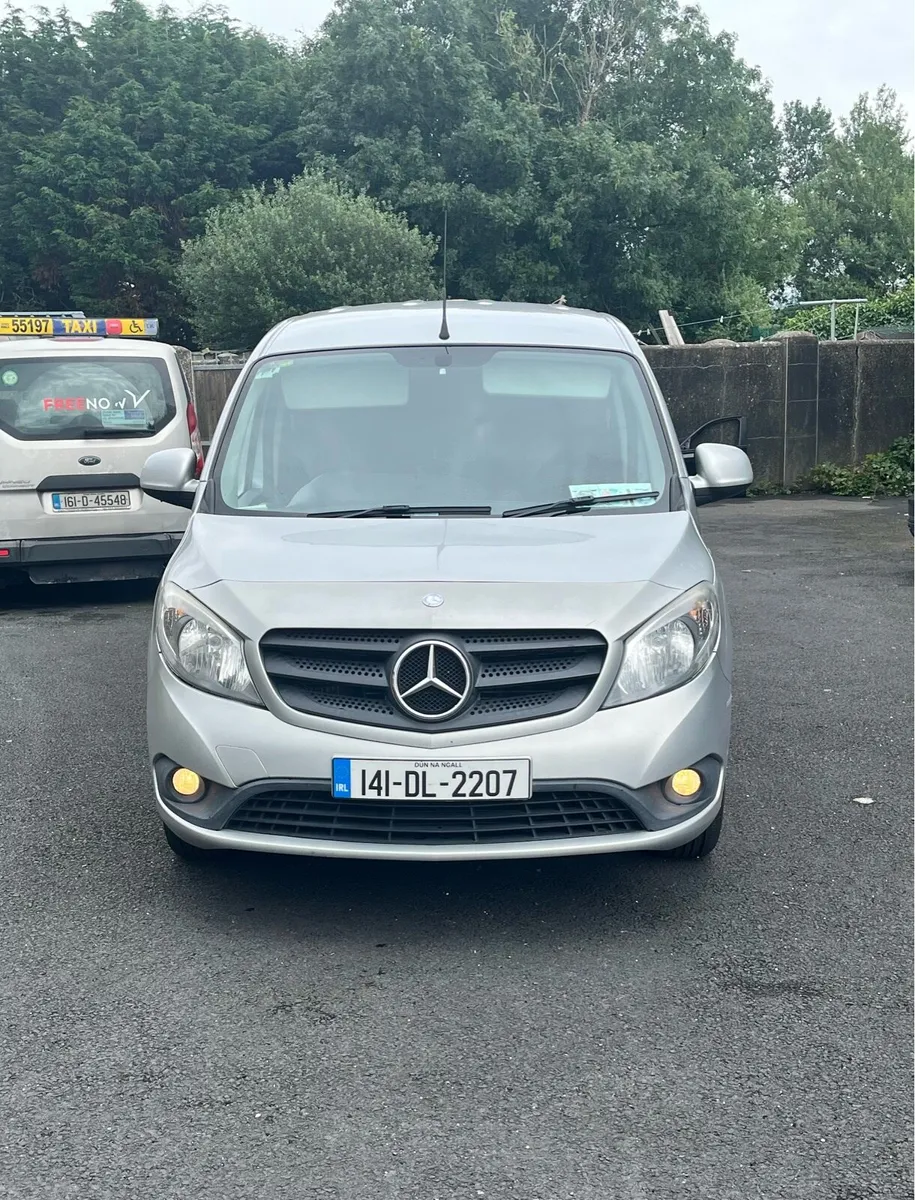 Van - Image 4