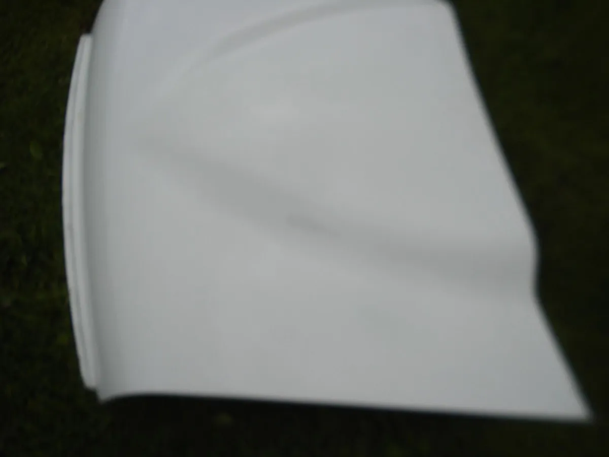 CLASSIC MINI 1959-2000 FIBREGLASS BULGE BONNET. - Image 1
