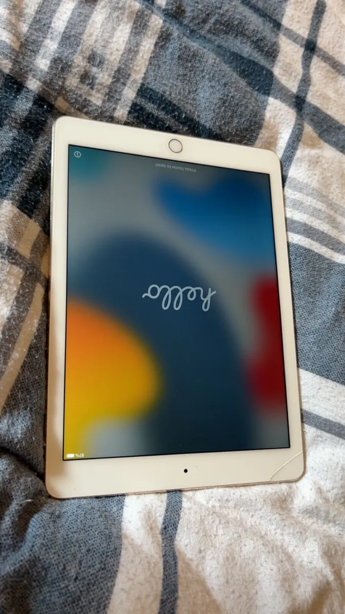 iPad Air 2 - Image 1