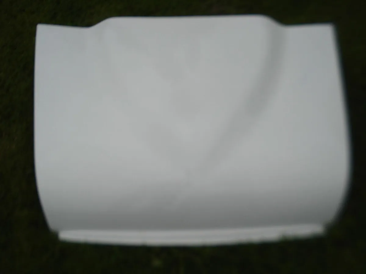 CLASSIC MINI 1959-2000 FIBREGLASS BULGE BONNET. - Image 4