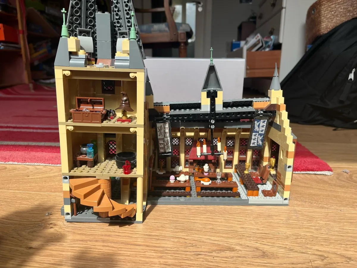 Harry Potter The Great Hall Lego 75954 - Image 2