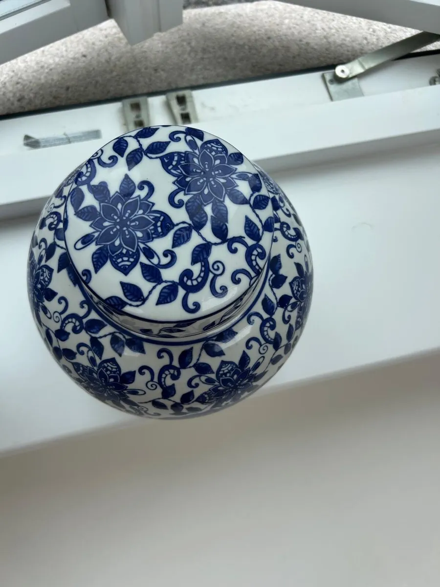 Blue & White Ceramic Elephant Ginger Jar - Image 3
