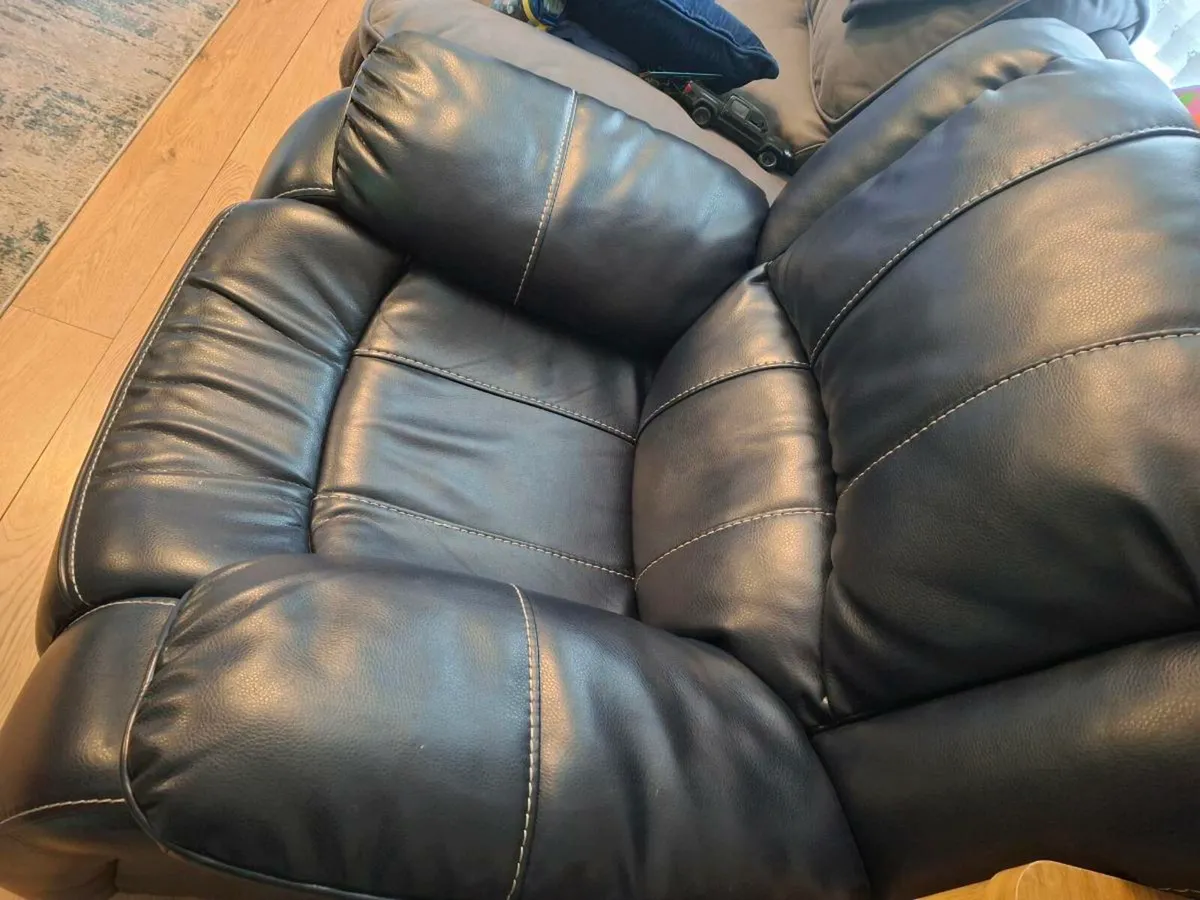 Navy recliner chair - Image 4