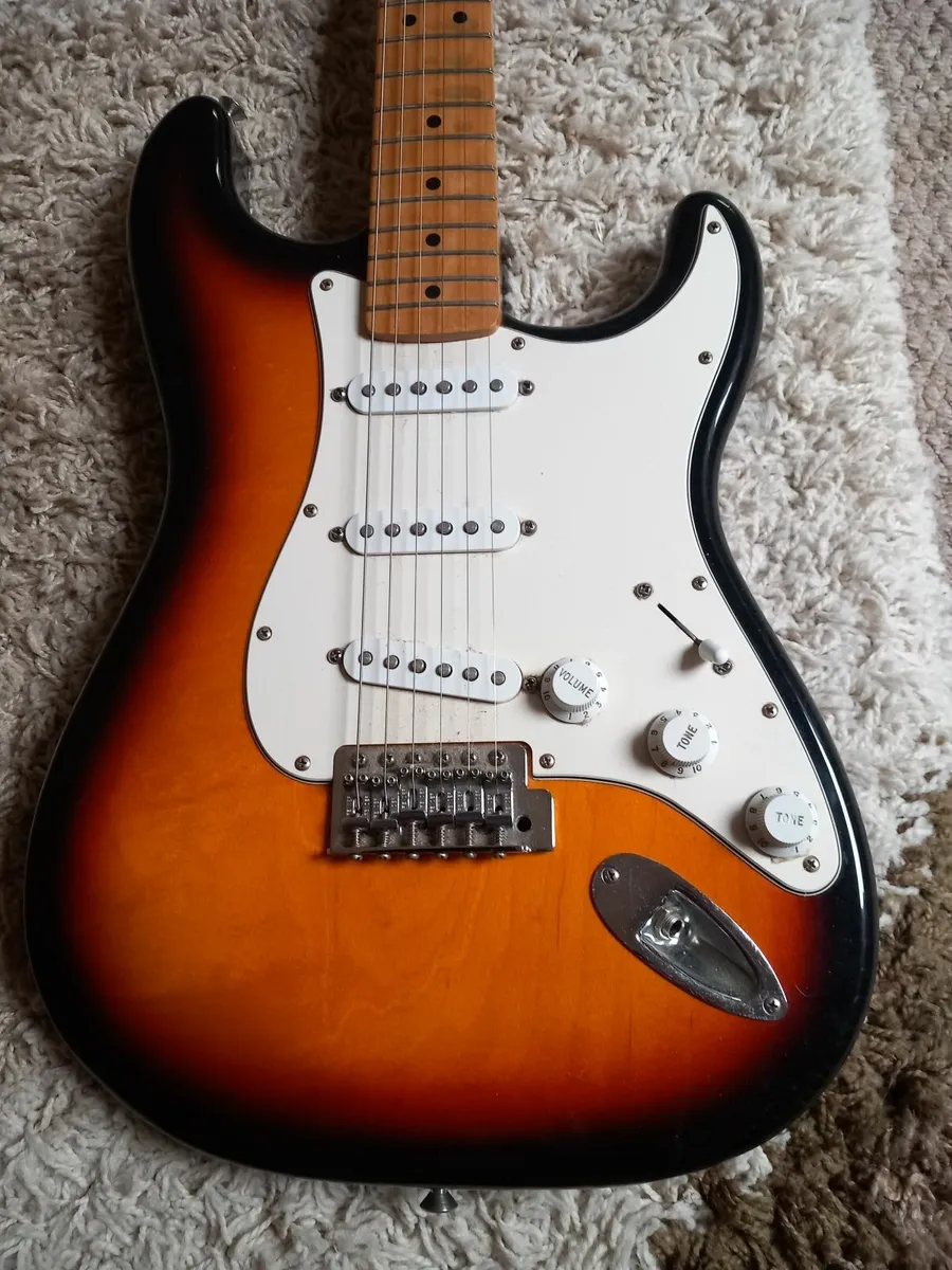 Guitar - Image 3