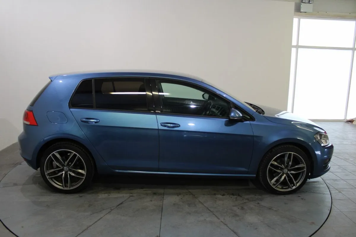 Volkswagen Golf 1.6 TDI 5DR 110HP Comfortline - Image 3