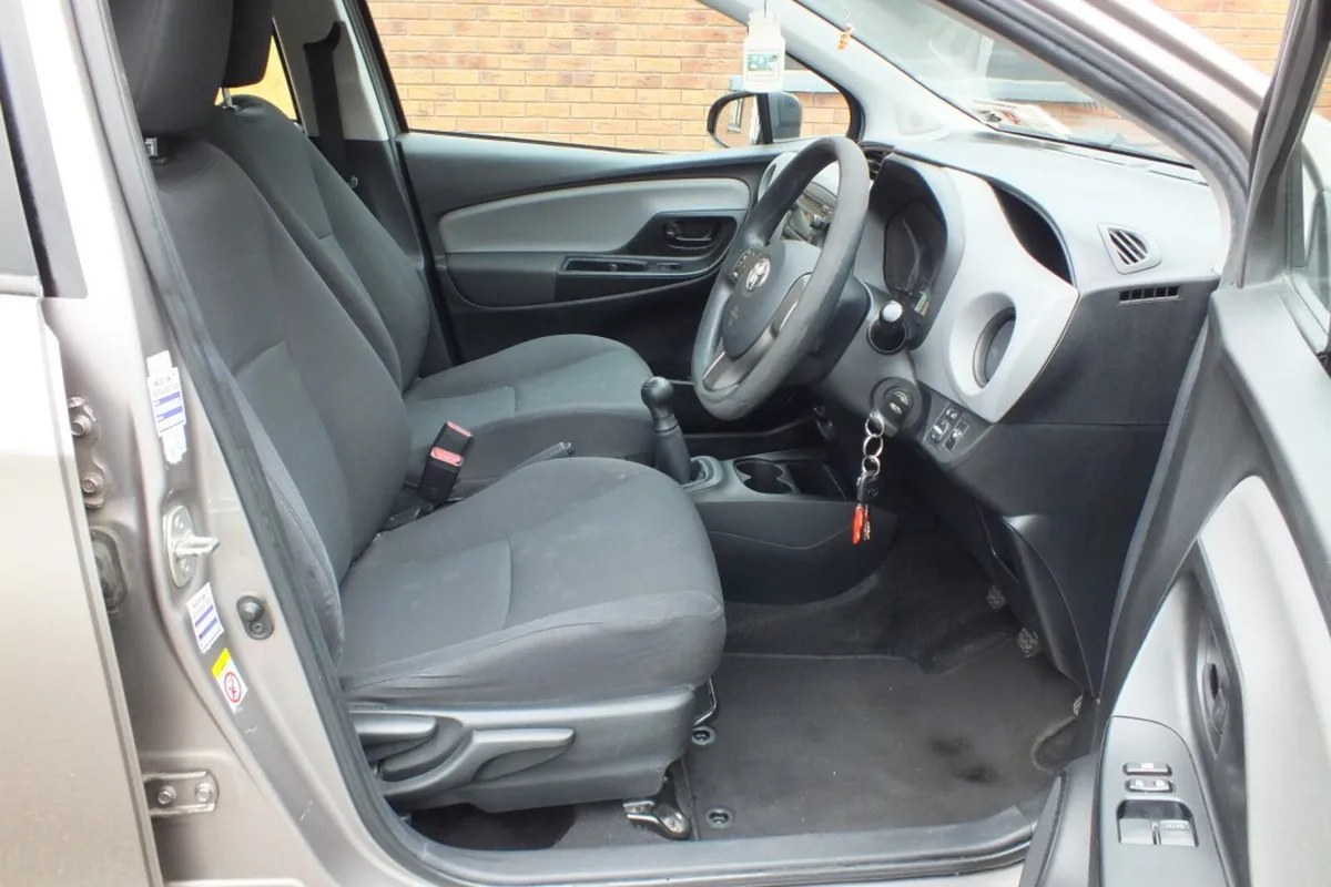 2015 Toyota Yaris (Low Miles & Immaculate) - Image 4
