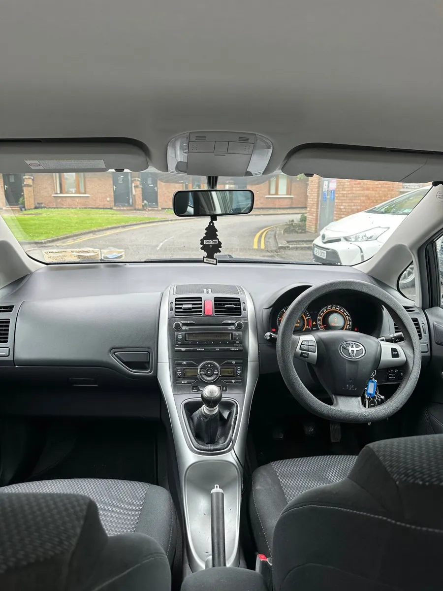 Toyota Auris 2011 - Image 3