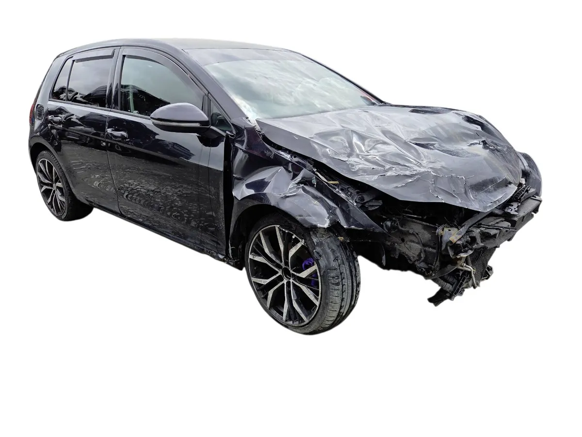 2013 VOLKSWAGEN GOLF For Breaking/Dismantling - Image 1