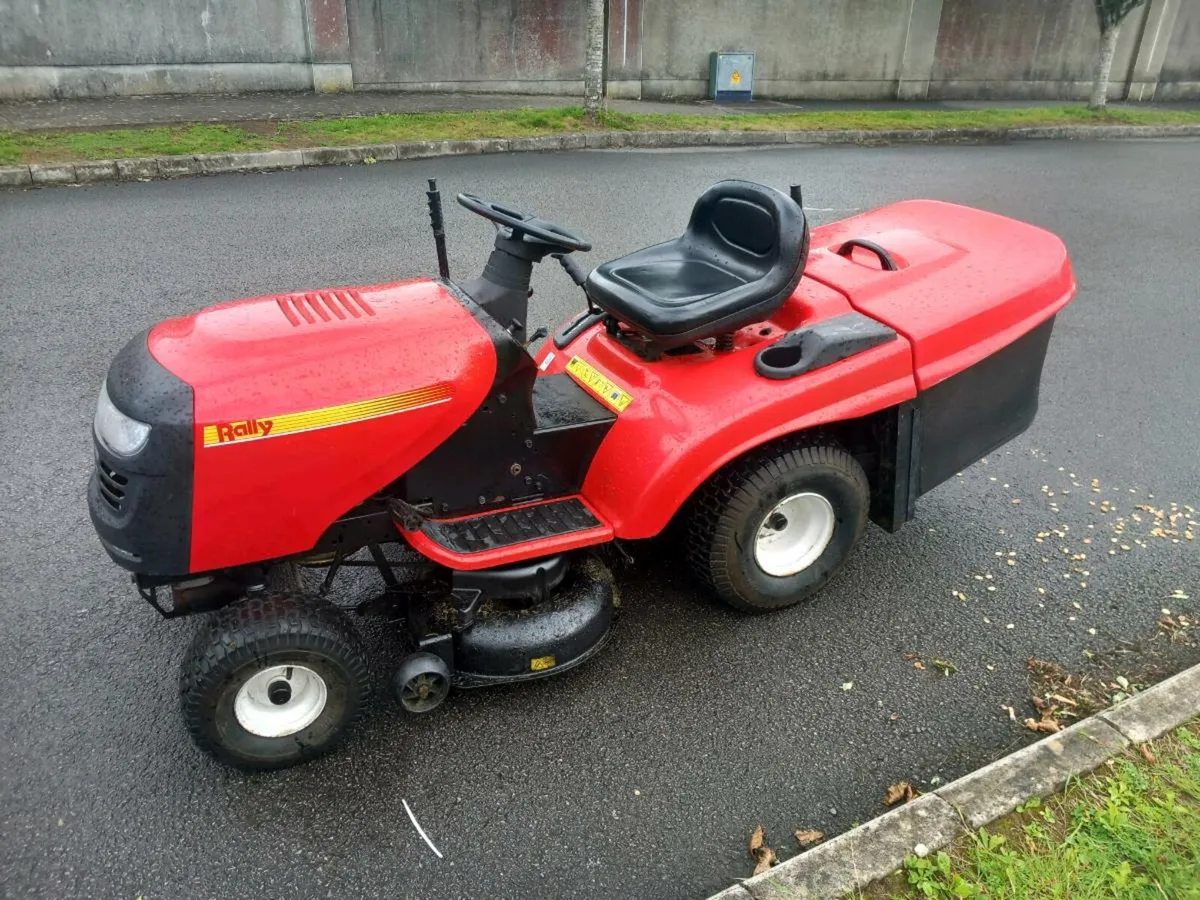 Ride on lawnmower - Image 2