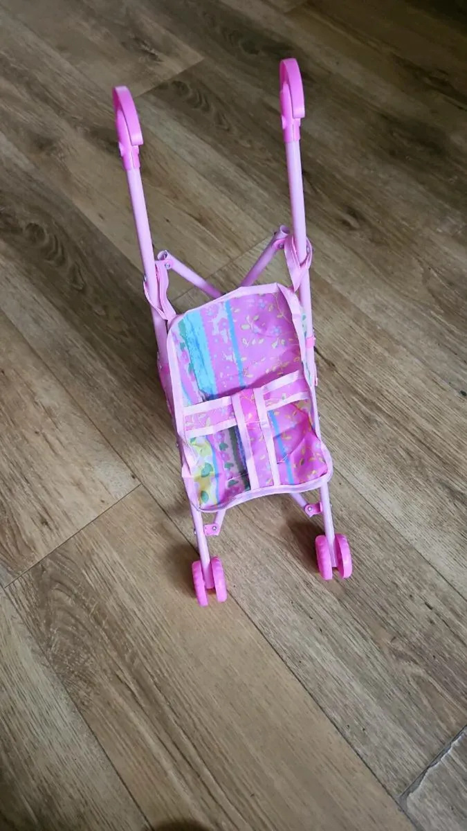 Doll buggy - Image 1