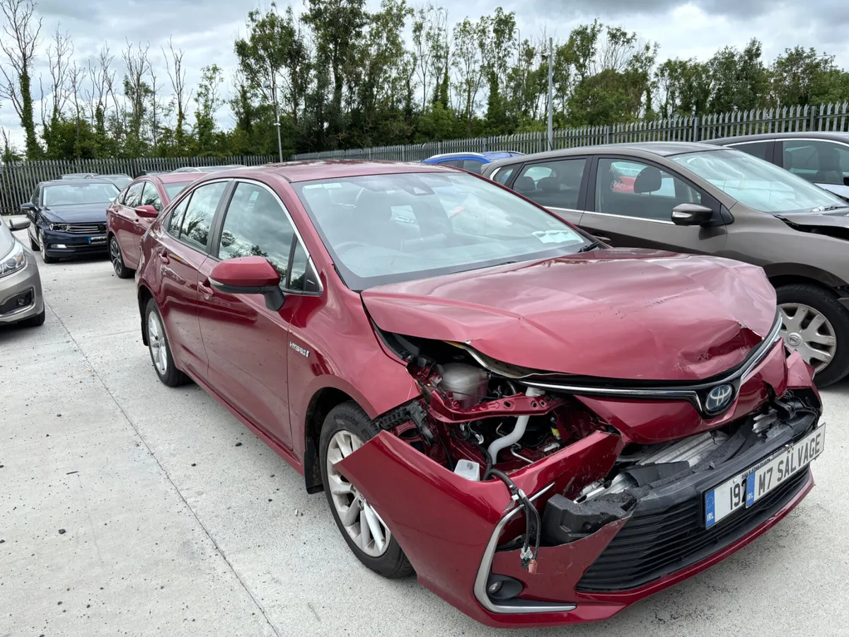 19 Corolla Luna Hybrid 105km Starting - Image 2