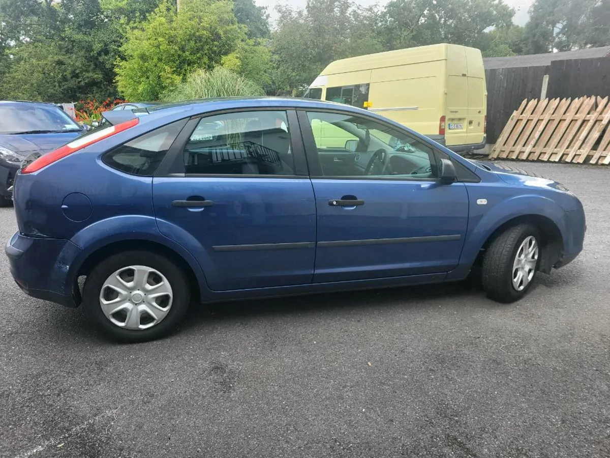 Ford Focus 06 - Image 3
