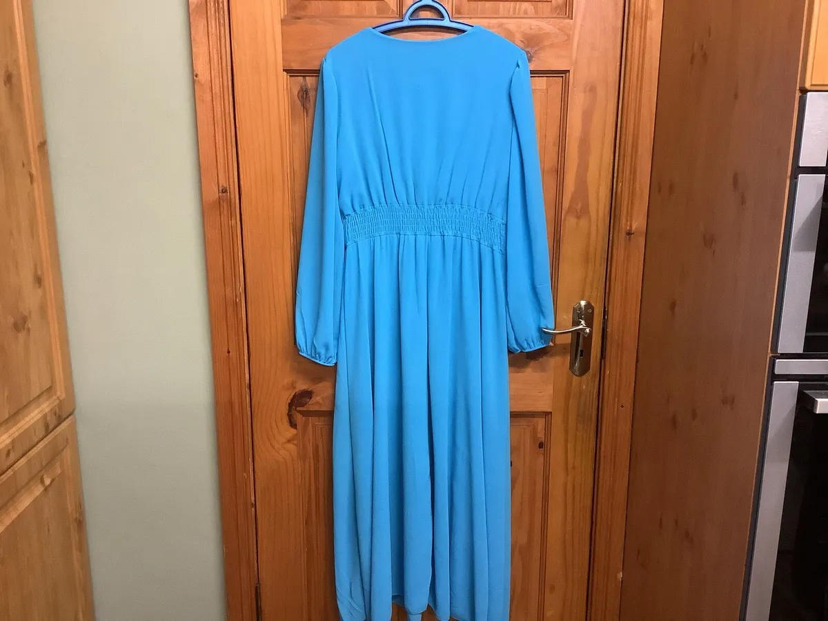 Dress fits size 14/16 - Image 2